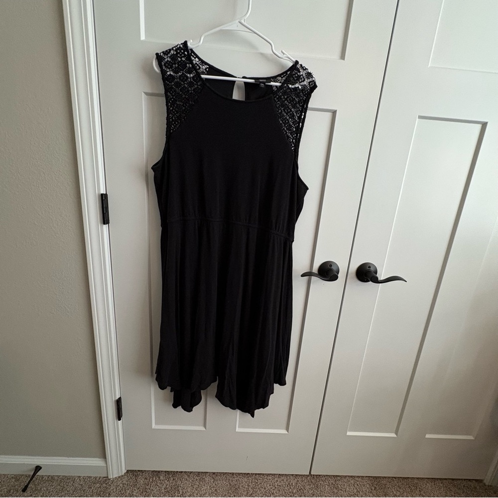 Little black dress, XXL, lace, shoulder, detail, wedding guest ready!